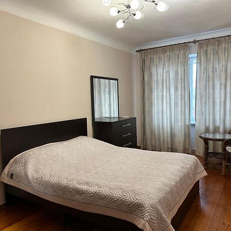 Апартаменты Cosy flat in the city center Бишкек Экстерьер фото